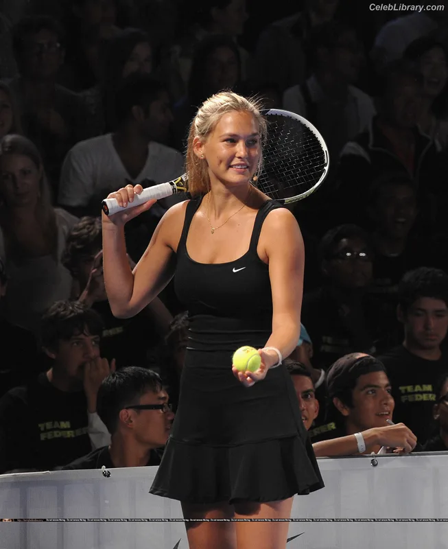 Bar Refaeli photo 3 of 422