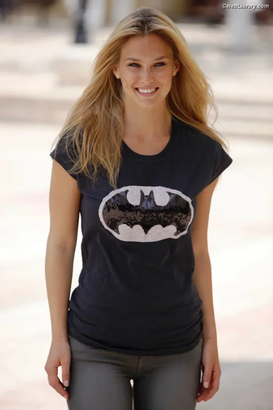Bar Refaeli photo 3 of 422