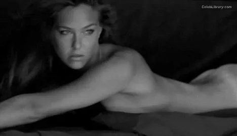 Bar Refaeli photo 24 of 422