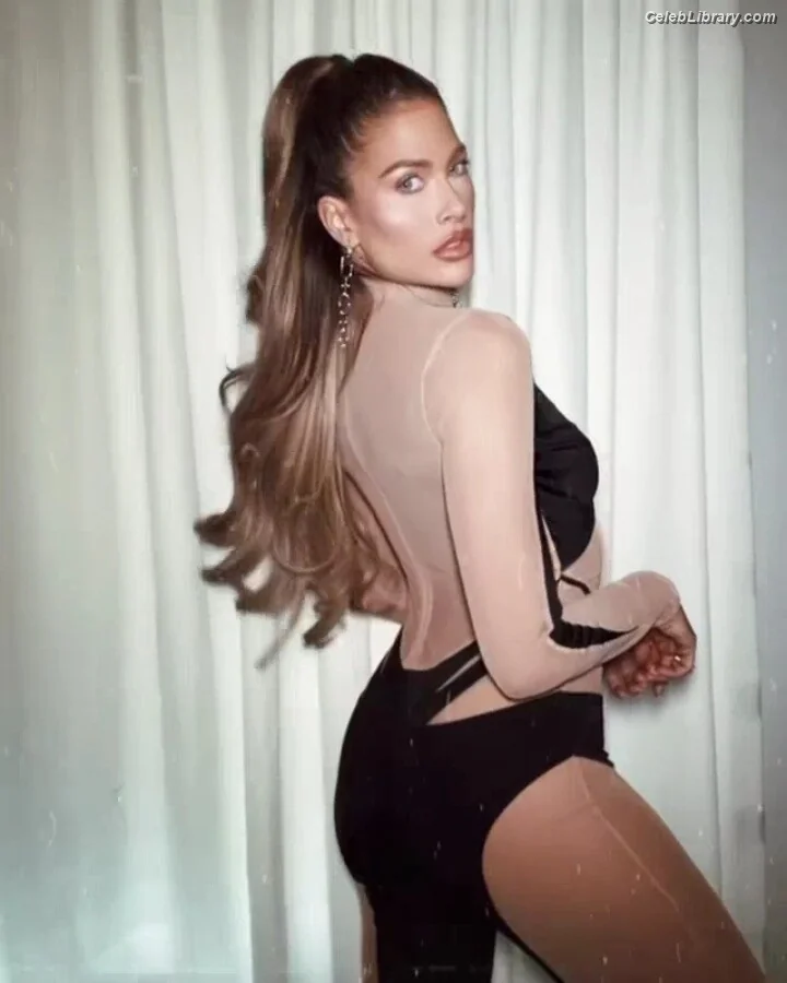 Barbie Blank photo 1 of 1878