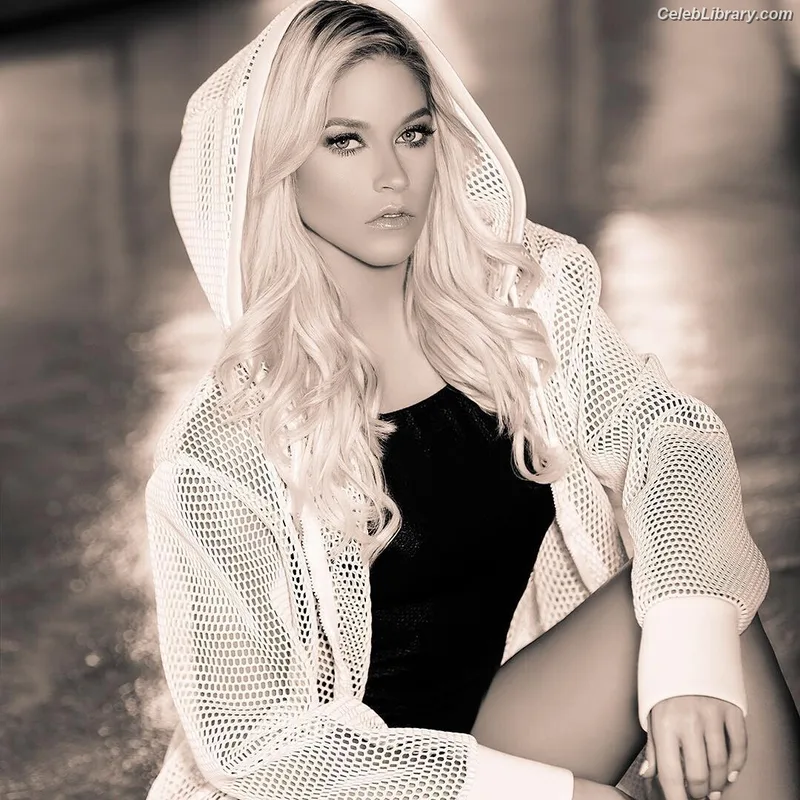 Barbie Blank photo 17 of 1881
