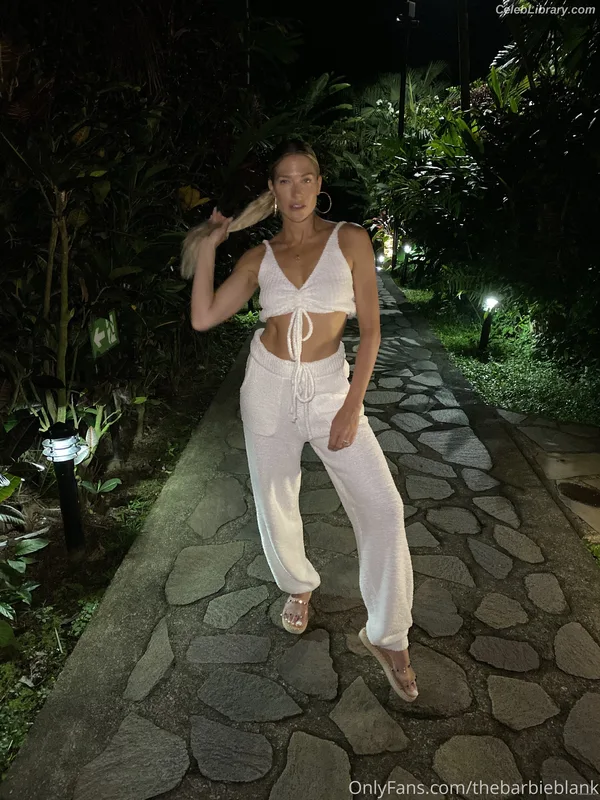 Barbie Blank photo 13 of 1881