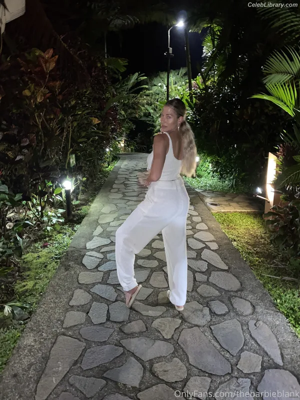 Barbie Blank photo 7 of 1881