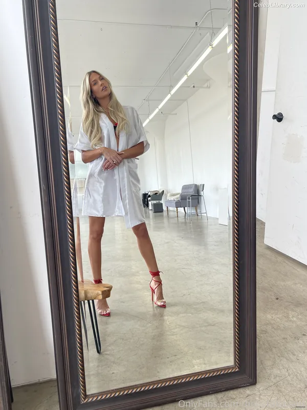 Barbie Blank photo 14 of 1881