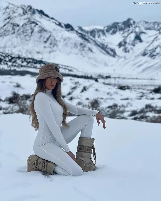 Barbie Blank photo 9 of 1881