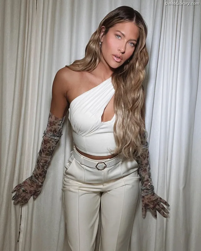 Barbie Blank photo 4 of 1881