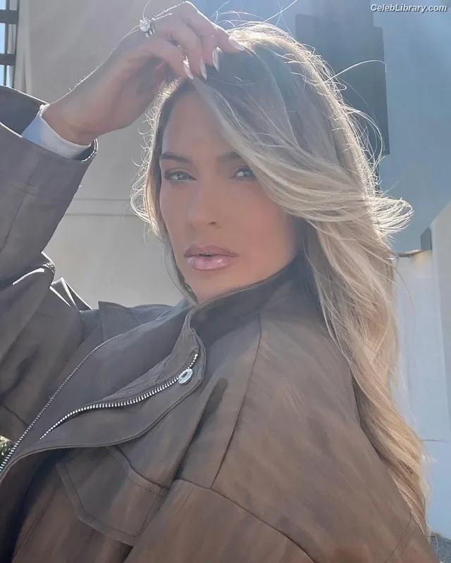 Barbie Blank photo 23 of 1881