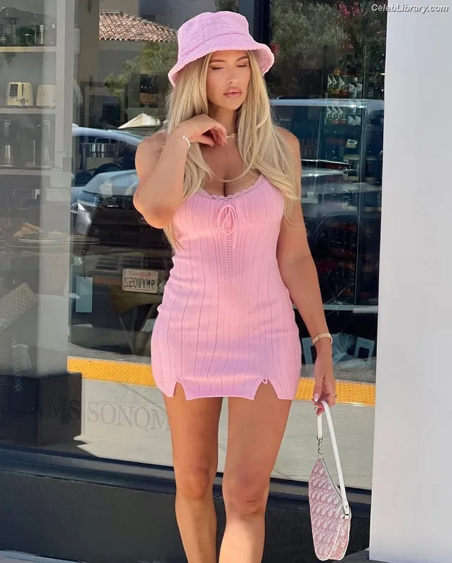 Barbie Blank photo 13 of 1881