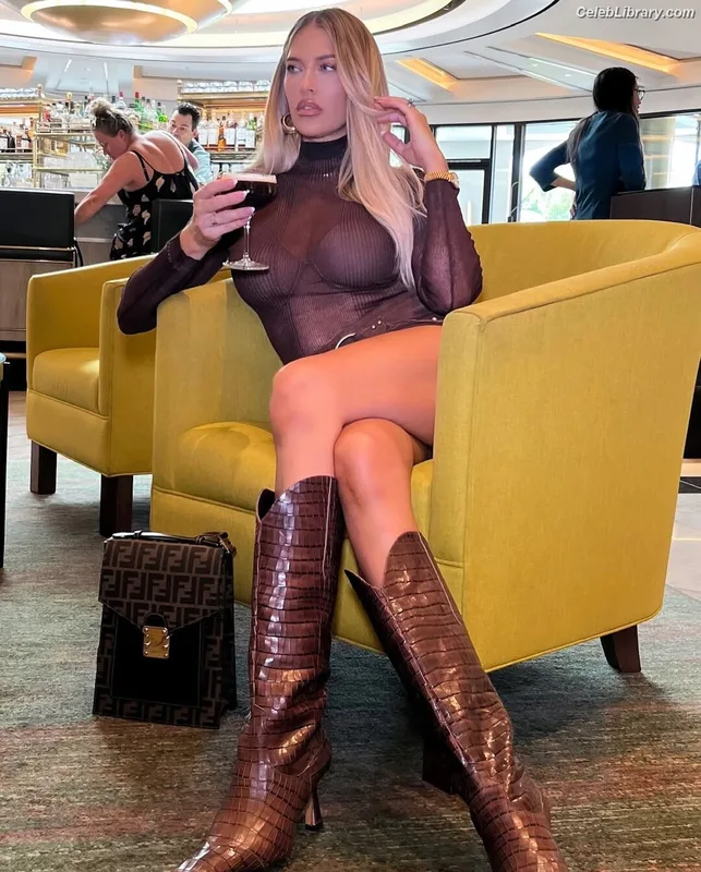 Barbie Blank photo 21 of 1881