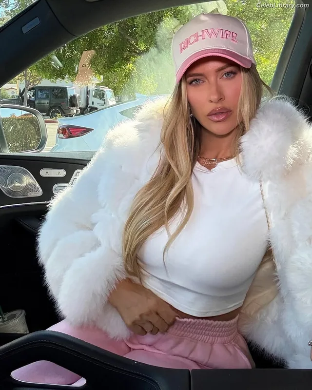 Barbie Blank photo 23 of 1881