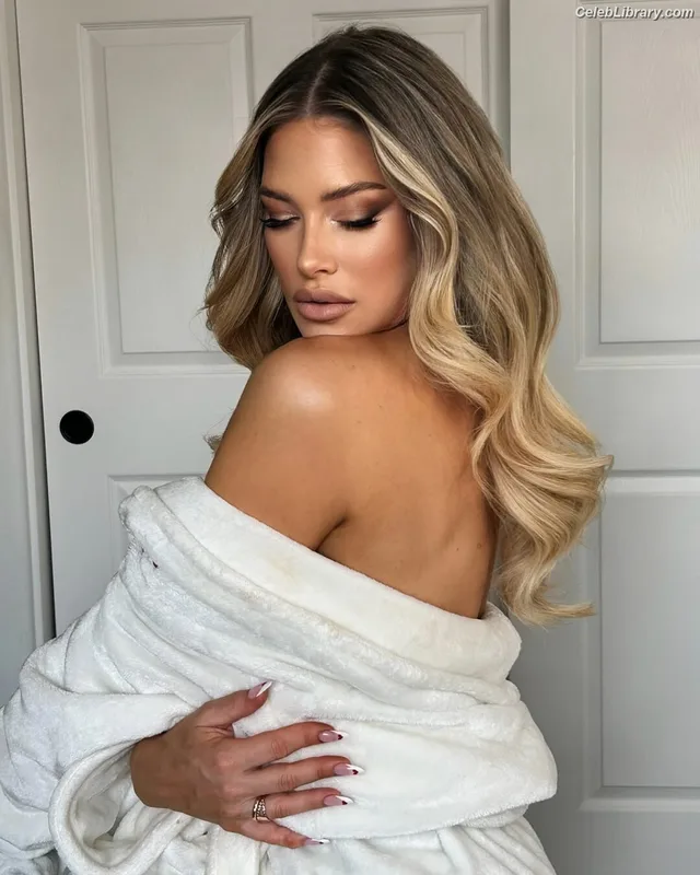 Barbie Blank photo 20 of 1881
