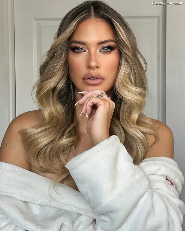 Barbie Blank photo 21 of 1881