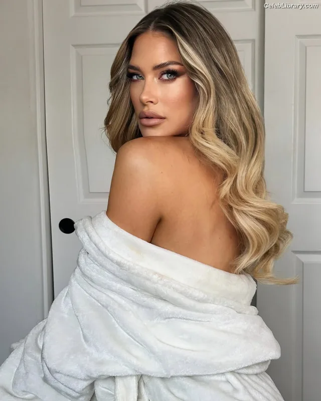 Barbie Blank photo 2 of 1881