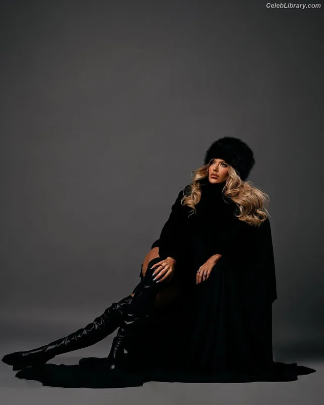Barbie Blank photo 5 of 1881