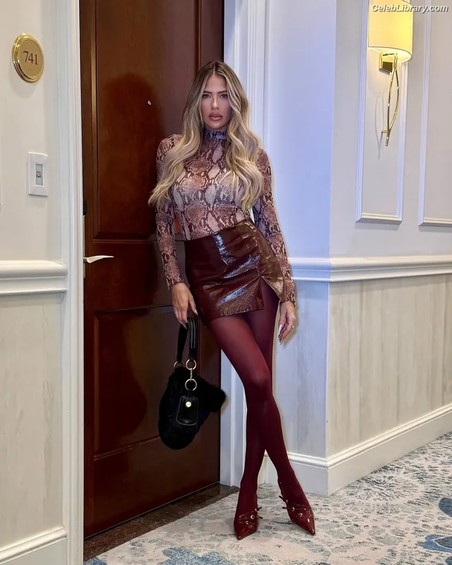 Barbie Blank photo 11 of 1881