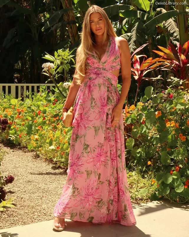 Barbie Blank photo 1 of 1881