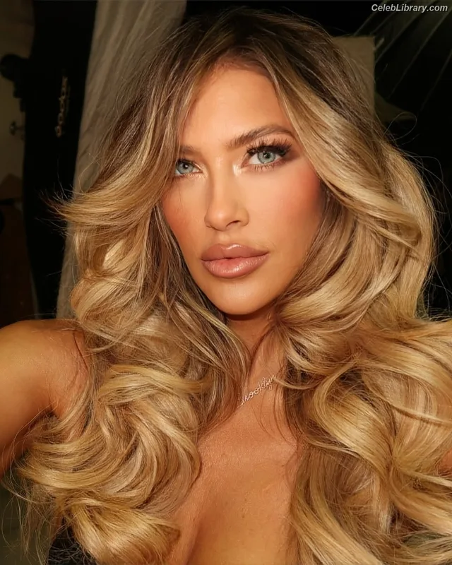 Barbie Blank photo 15 of 1881