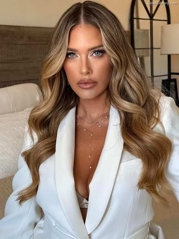 Barbie Blank photo 1 of 1881