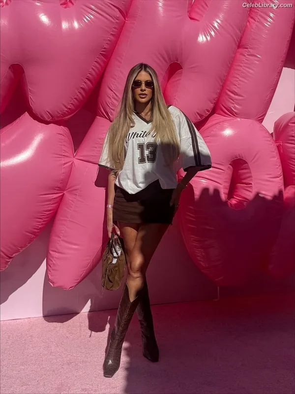 Barbie Blank photo 10 of 1881