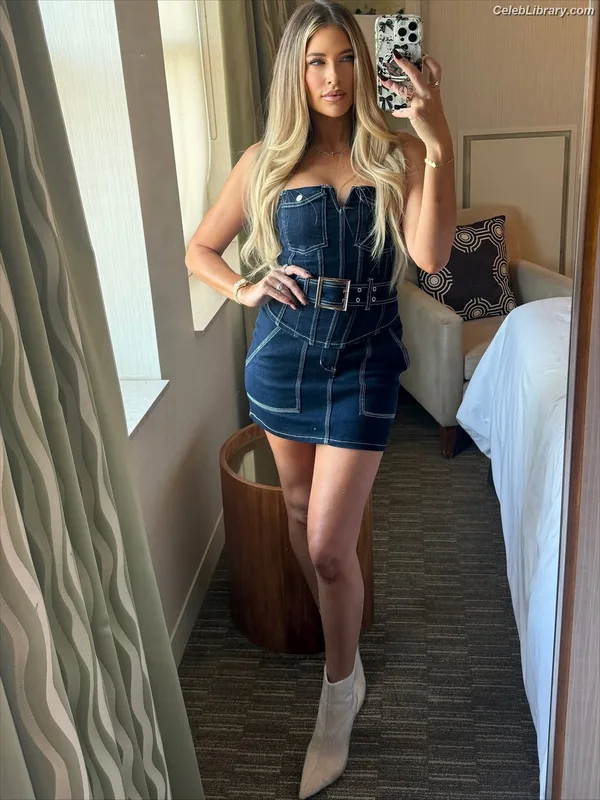 Barbie Blank photo 7 of 1881
