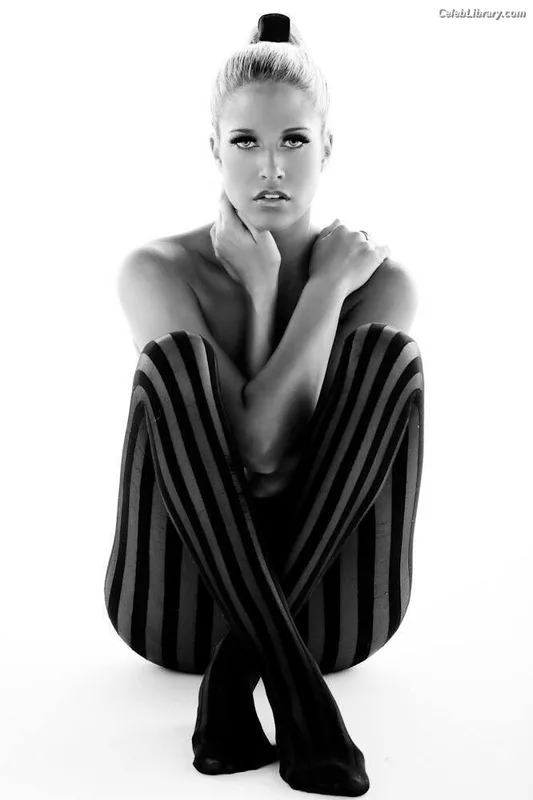 Barbie Blank photo 20 of 1881