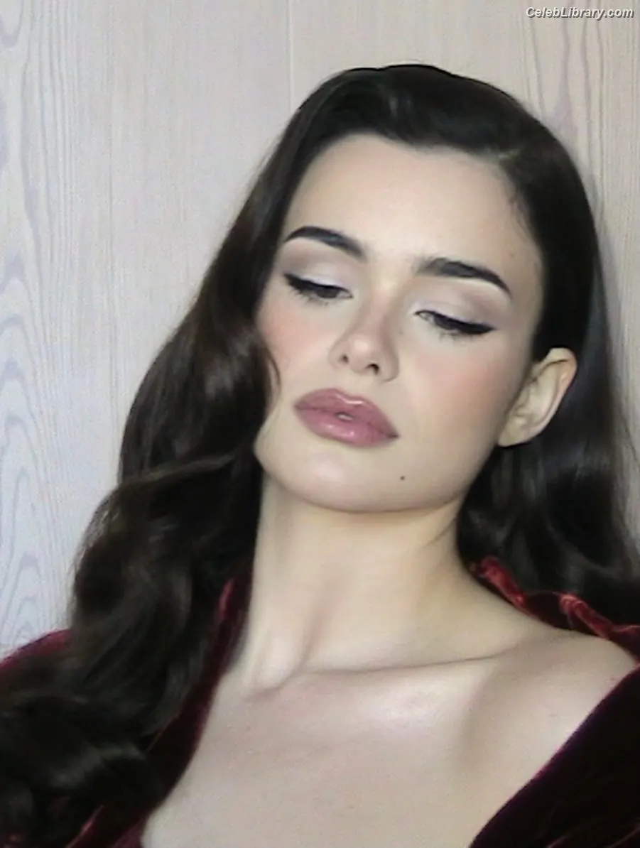 Barbie Ferreira photo 1 of 267