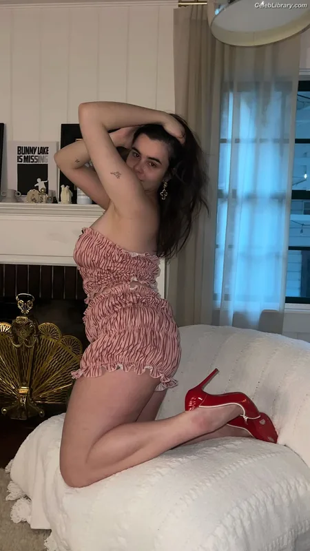 Barbie Ferreira photo 3 of 268