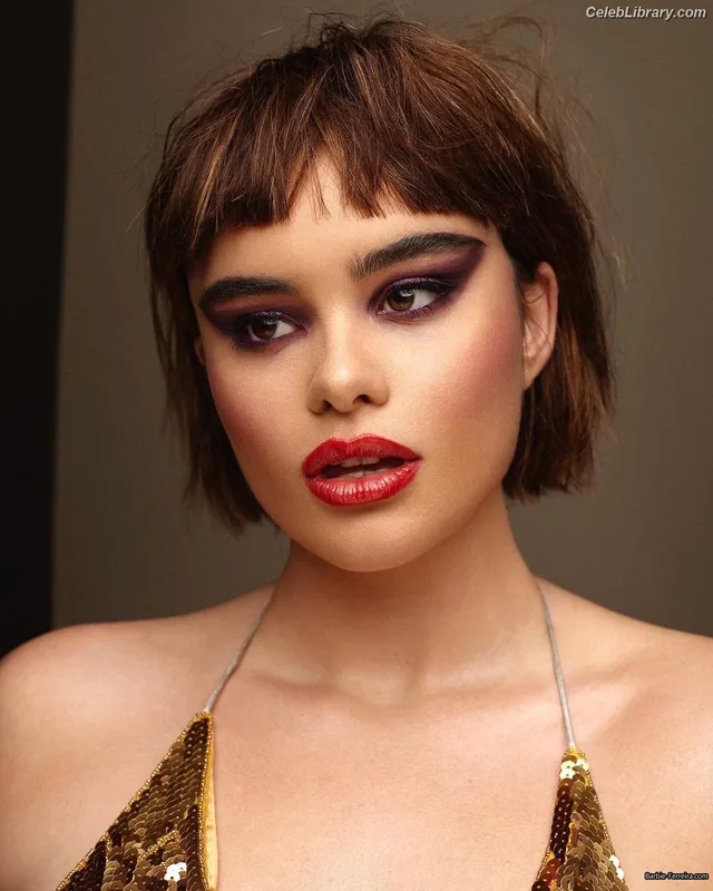 Barbie Ferreira photo 4 of 268
