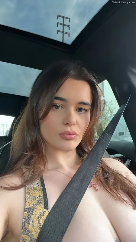 Barbie Ferreira photo 11 of 268