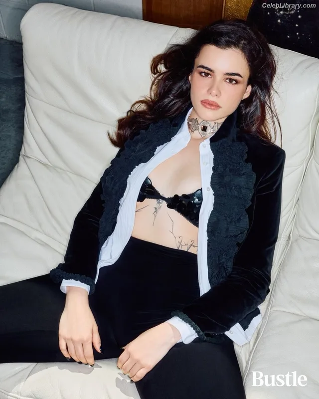 Barbie Ferreira photo 18 of 268