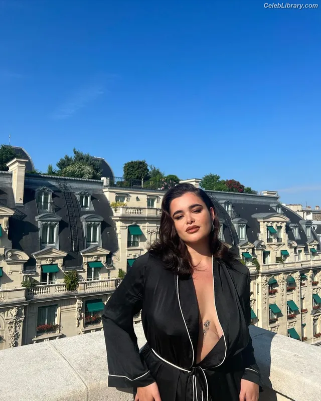 Barbie Ferreira photo 10 of 268