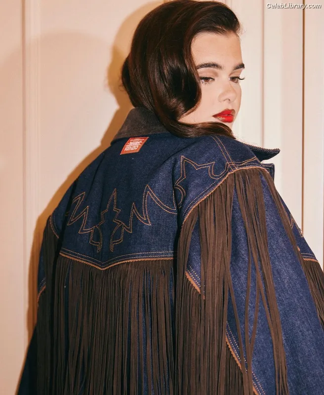 Barbie Ferreira photo 12 of 268