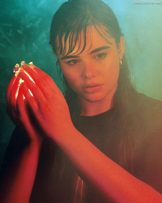 Barbie Ferreira photo 19 of 268