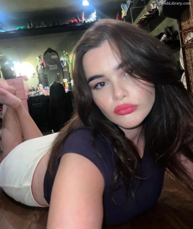 Barbie Ferreira photo 23 of 268