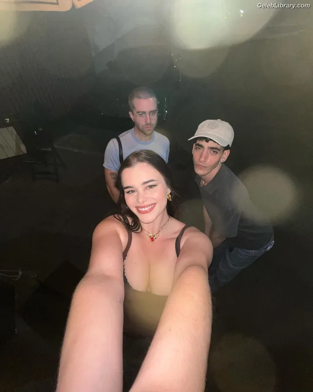 Barbie Ferreira photo 3 of 268