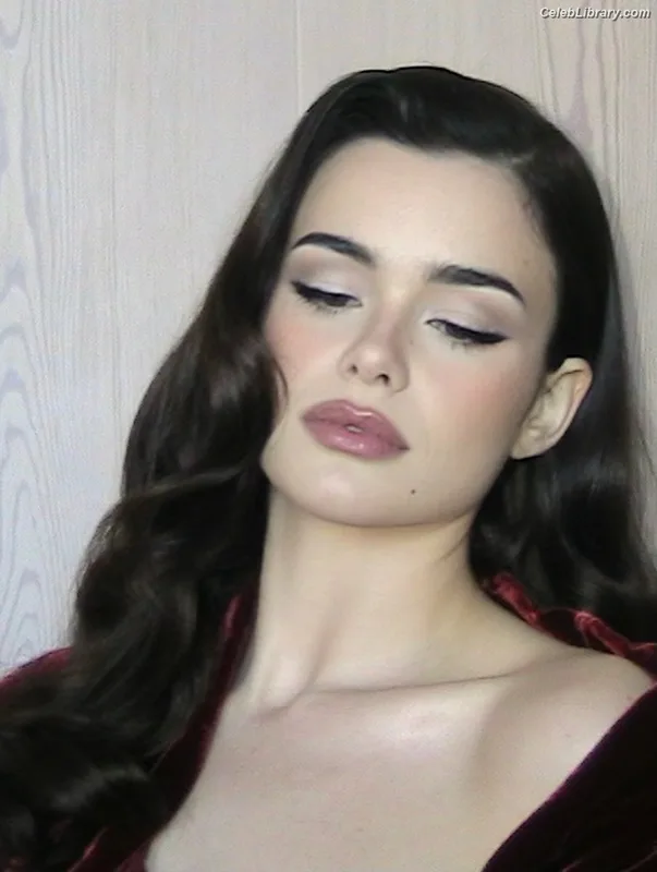 Barbie Ferreira photo 1 of 268