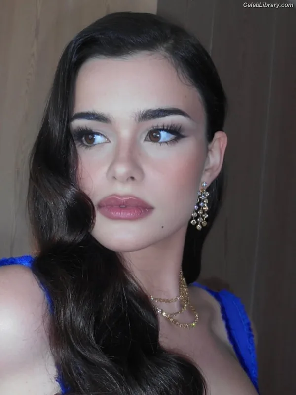 Barbie Ferreira photo 8 of 268