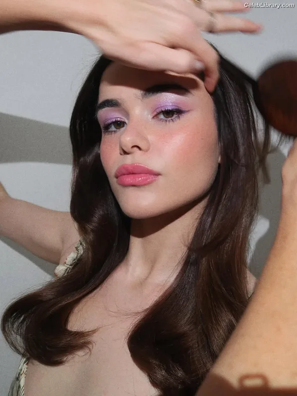 Barbie Ferreira photo 12 of 268
