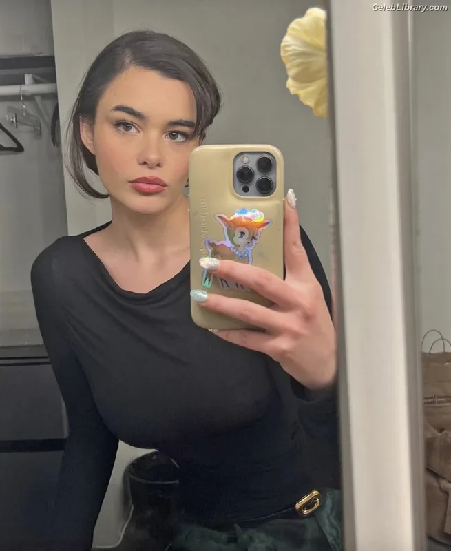 Barbie Ferreira photo 21 of 268