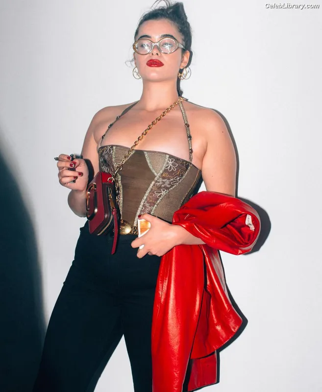 Barbie Ferreira photo 24 of 268