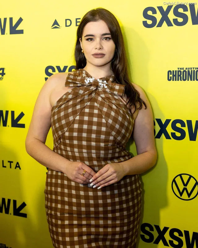 Barbie Ferreira photo 2 of 268
