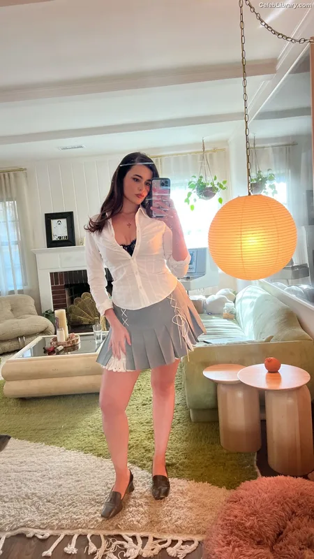 Barbie Ferreira photo 19 of 268