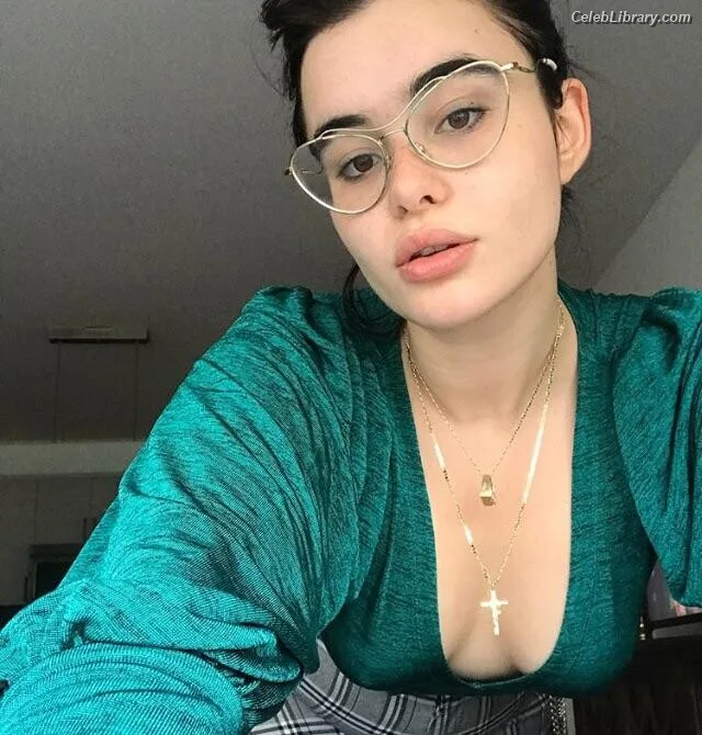 Barbie Ferreira photo 11 of 268