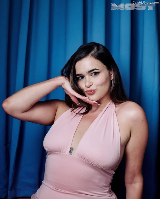 Barbie Ferreira photo 22 of 268