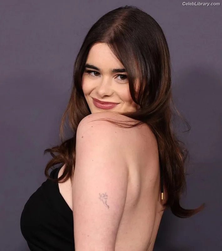Barbie Ferreira photo 11 of 268