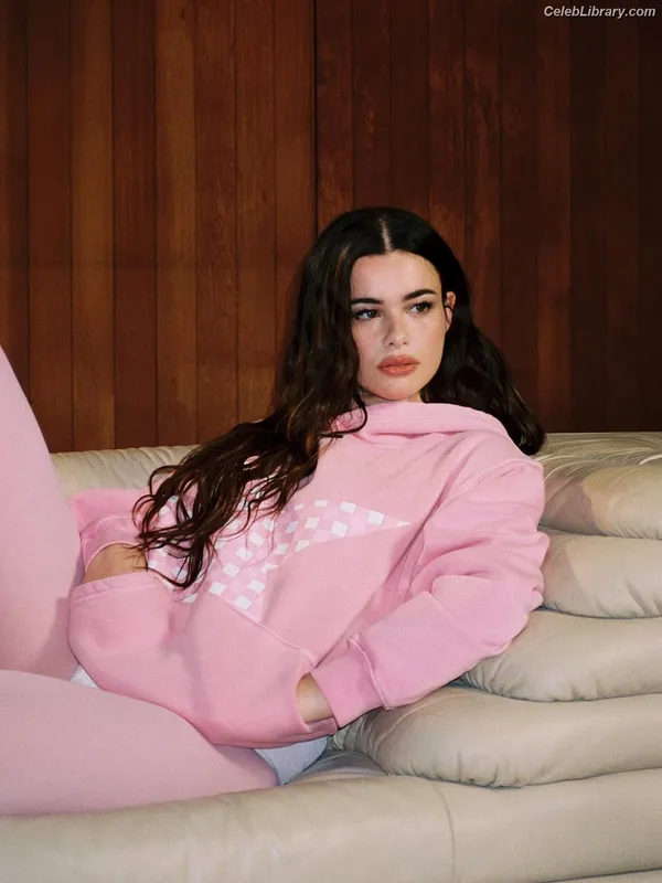 Barbie Ferreira photo 13 of 268