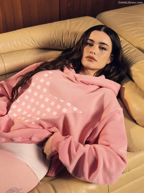 Barbie Ferreira photo 15 of 268
