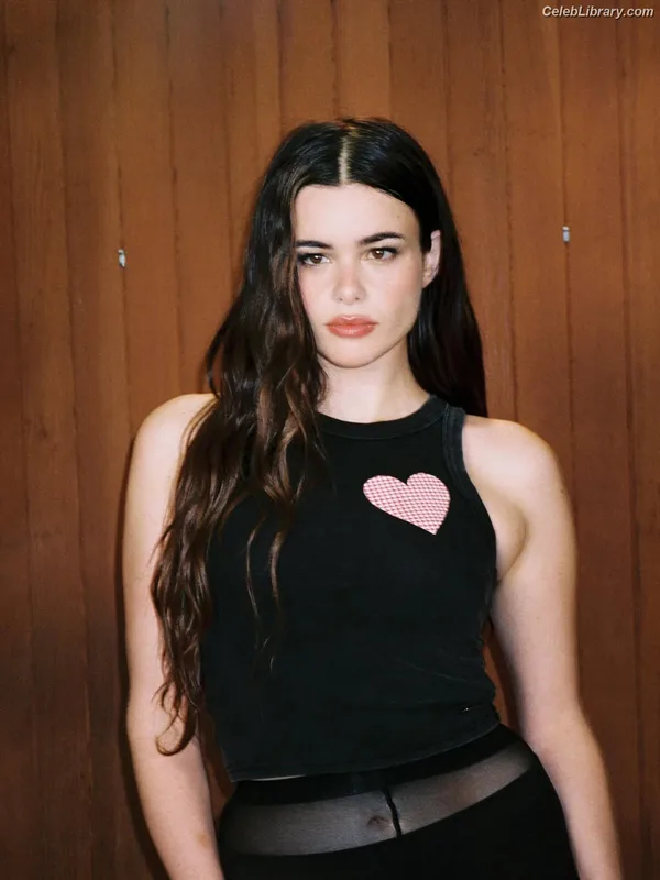 Barbie Ferreira photo 16 of 268