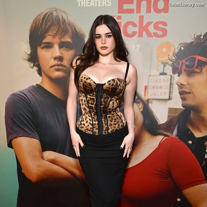 Barbie Ferreira photo 8 of 268