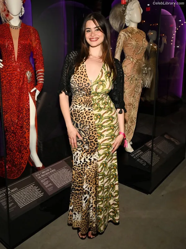 Barbie Ferreira photo 3 of 268